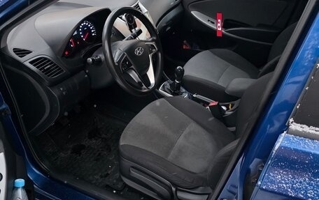 Hyundai Solaris II рестайлинг, 2011 год, 680 000 рублей, 10 фотография