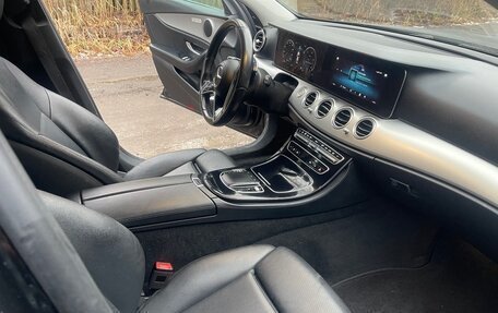 Mercedes-Benz E-Класс, 2022 год, 4 555 000 рублей, 9 фотография