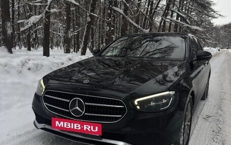 Mercedes-Benz E-Класс, 2022 год, 4 555 000 рублей, 3 фотография