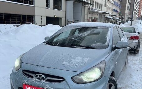 Hyundai Solaris II рестайлинг, 2013 год, 690 000 рублей, 1 фотография