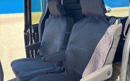 Toyota Voxy III, 2017 год, 1 930 000 рублей, 10 фотография