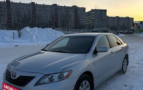 Toyota Camry, 2008 год, 950 000 рублей, 2 фотография