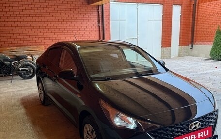 Hyundai Solaris II рестайлинг, 2021 год, 1 370 000 рублей, 7 фотография