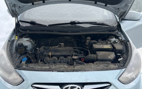 Hyundai Solaris II рестайлинг, 2013 год, 690 000 рублей, 3 фотография