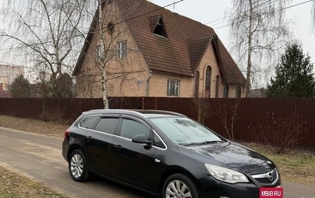 Opel Astra J, 2011 год, 550 000 рублей, 3 фотография