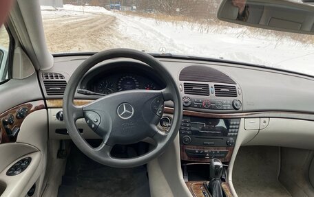 Mercedes-Benz E-Класс, 2003 год, 820 000 рублей, 9 фотография