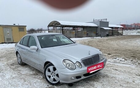 Mercedes-Benz E-Класс, 2003 год, 820 000 рублей, 2 фотография