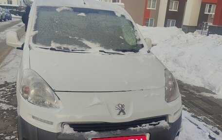 Peugeot Partner II рестайлинг 2, 2012 год, 600 000 рублей, 1 фотография