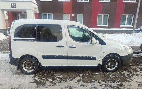 Peugeot Partner II рестайлинг 2, 2012 год, 600 000 рублей, 2 фотография