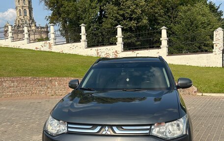 Mitsubishi Outlander III рестайлинг 3, 2013 год, 1 300 000 рублей, 1 фотография