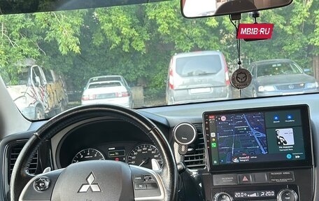 Mitsubishi Outlander III рестайлинг 3, 2013 год, 1 300 000 рублей, 7 фотография