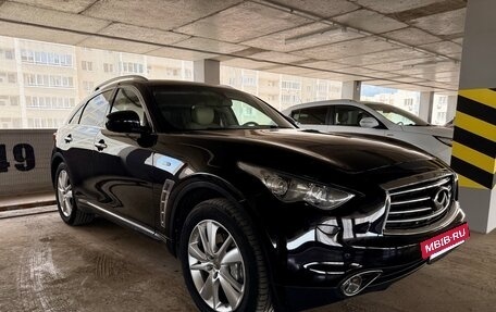 Infiniti FX II, 2012 год, 2 100 000 рублей, 12 фотография