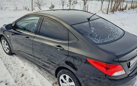 Hyundai Solaris II рестайлинг, 2011 год, 639 000 рублей, 17 фотография