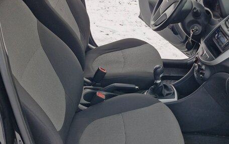 Hyundai Solaris II рестайлинг, 2011 год, 639 000 рублей, 33 фотография