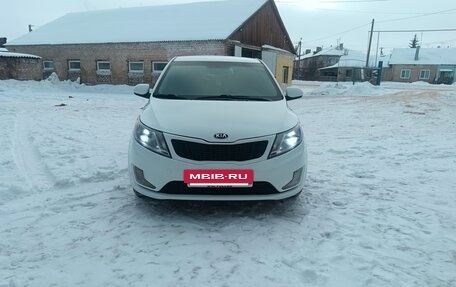 KIA Rio III рестайлинг, 2013 год, 815 000 рублей, 2 фотография