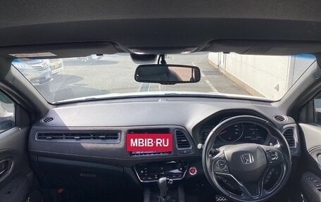 Honda Vezel, 2021 год, 1 400 000 рублей, 14 фотография