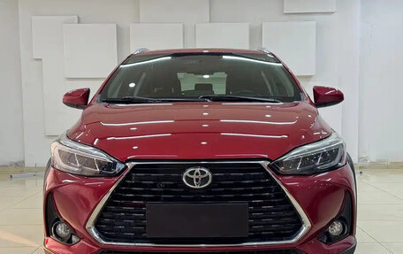 Toyota Yaris XP150 рестайлинг, 2022 год, 1 250 035 рублей, 2 фотография