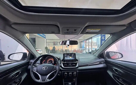 Toyota Yaris XP150 рестайлинг, 2022 год, 1 250 035 рублей, 18 фотография