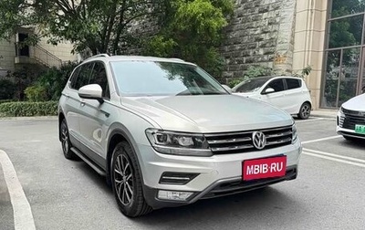 Volkswagen Tiguan II, 2020 год, 2 098 000 рублей, 1 фотография