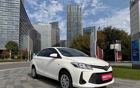 Toyota Vios III, 2022 год, 1 050 000 рублей, 1 фотография