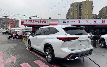 Toyota Highlander, 2022 год, 5 100 035 рублей, 3 фотография