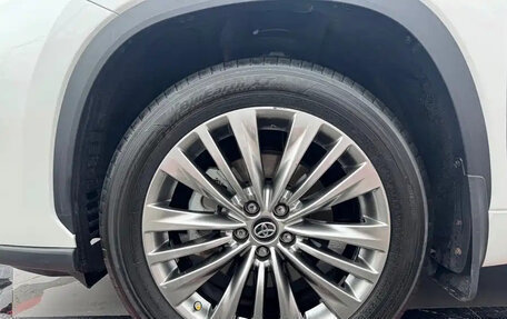 Toyota Highlander, 2022 год, 5 100 035 рублей, 8 фотография