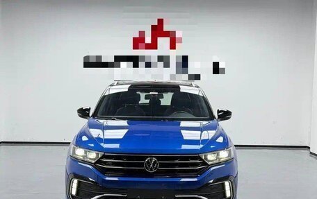 Volkswagen T-Roc I, 2021 год, 1 290 000 рублей, 2 фотография