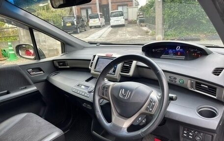 Honda Freed I, 2015 год, 745 000 рублей, 4 фотография