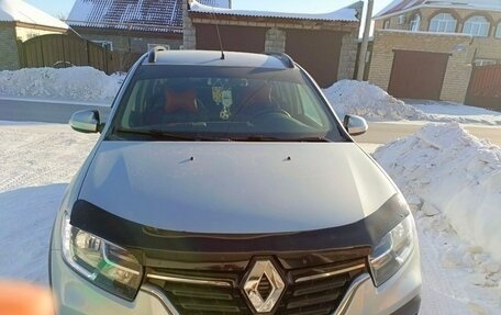 Renault Logan II, 2022 год, 1 450 000 рублей, 5 фотография