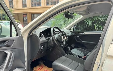 Volkswagen Tiguan II, 2020 год, 2 098 000 рублей, 6 фотография