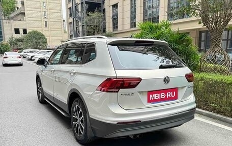 Volkswagen Tiguan II, 2020 год, 2 098 000 рублей, 4 фотография