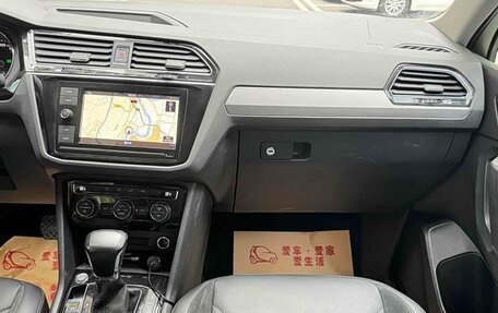 Volkswagen Tiguan II, 2020 год, 2 098 000 рублей, 10 фотография