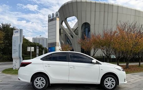 Toyota Vios III, 2022 год, 1 050 000 рублей, 6 фотография