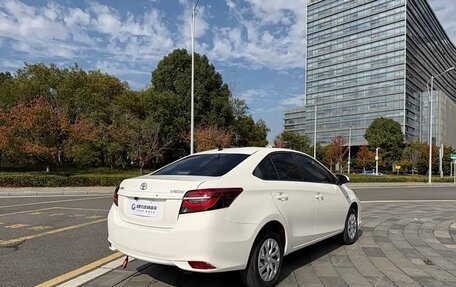 Toyota Vios III, 2022 год, 1 050 000 рублей, 4 фотография