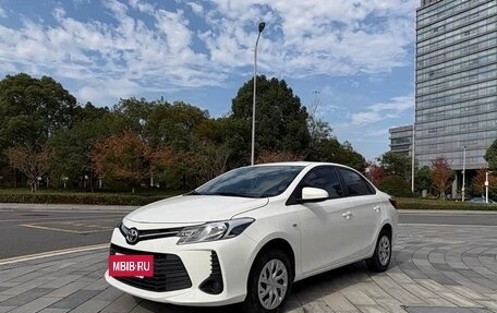 Toyota Vios III, 2022 год, 1 050 000 рублей, 2 фотография