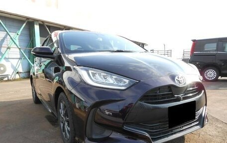 Toyota Yaris, 2021 год, 1 211 000 рублей, 3 фотография