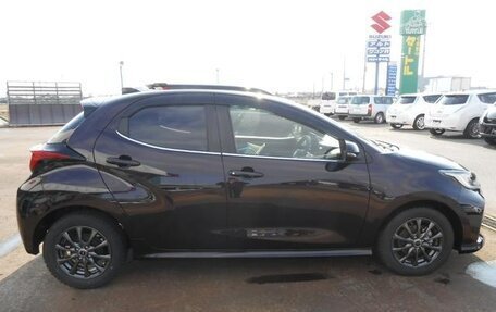 Toyota Yaris, 2021 год, 1 211 000 рублей, 4 фотография