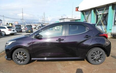 Toyota Yaris, 2021 год, 1 211 000 рублей, 8 фотография