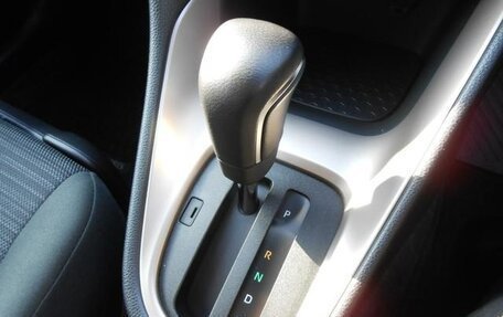 Toyota Yaris, 2021 год, 1 211 000 рублей, 19 фотография