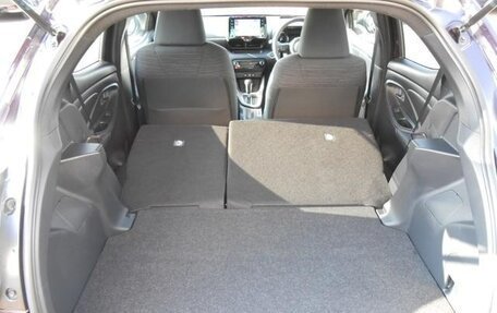 Toyota Yaris, 2021 год, 1 211 000 рублей, 24 фотография