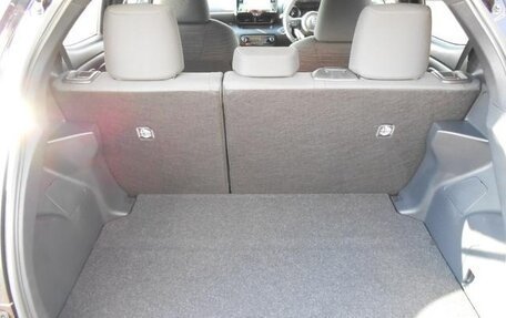 Toyota Yaris, 2021 год, 1 211 000 рублей, 23 фотография