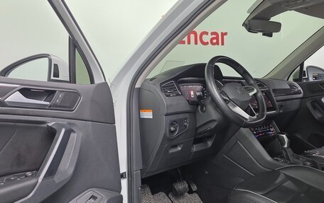 Volkswagen Tiguan II, 2022 год, 3 690 000 рублей, 14 фотография