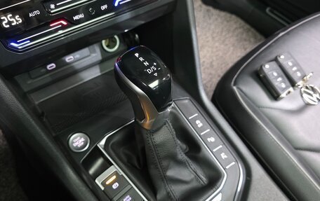 Volkswagen Tiguan II, 2022 год, 3 690 000 рублей, 10 фотография