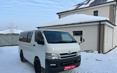 Toyota HiAce H200, 2010 год, 2 500 000 рублей, 1 фотография