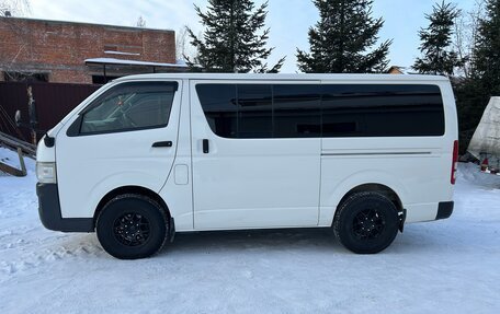 Toyota HiAce H200, 2010 год, 2 500 000 рублей, 3 фотография