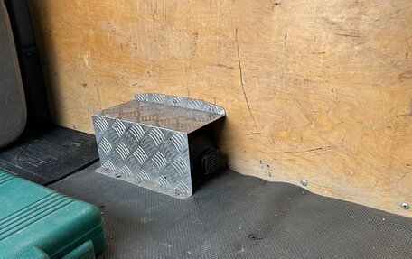 Toyota HiAce H200, 2010 год, 2 500 000 рублей, 17 фотография