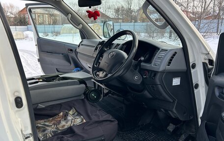 Toyota HiAce H200, 2010 год, 2 500 000 рублей, 12 фотография