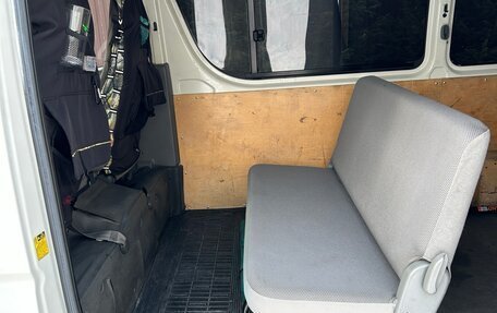 Toyota HiAce H200, 2010 год, 2 500 000 рублей, 19 фотография