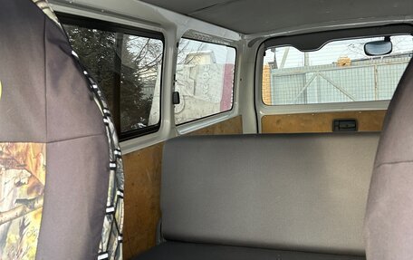 Toyota HiAce H200, 2010 год, 2 500 000 рублей, 13 фотография