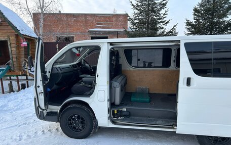 Toyota HiAce H200, 2010 год, 2 500 000 рублей, 21 фотография